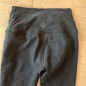 Beyond Yoga Charcoal Leggings